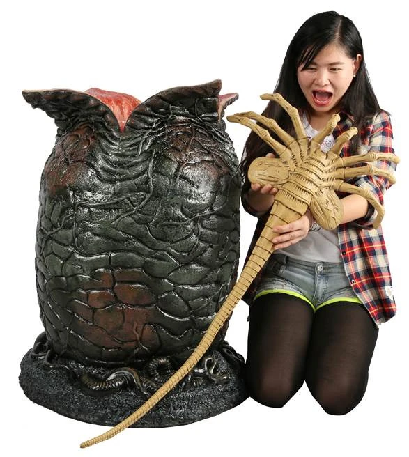 Alien Life Size Replica: Egg & Facehugger 1 Alien Life Size Replica: Egg & Facehugger