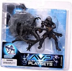 McFarlane Alien Vs. Predator Movie Playsets Action Figure Celtic Predator Throws Alien