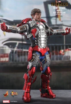 Tony Stark (Mark V Suit Up Version) (MMS599) -ToyJoyland product image 2038
