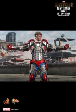 Tony Stark (Mark V Suit Up Version) (MMS599) -ToyJoyland product image 2042
