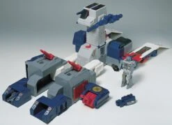 Transformers Encore Series Ultimate Class: Fortress Maximus 13 Transformers Encore Series Ultimate Class: Fortress Maximus -ToyJoyland product image 3108