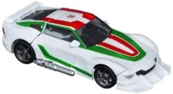 Transformers Generations Series Deluxe Class Wheeljack 5 Transformers Generations Series Deluxe Class Wheeljack -ToyJoyland product image 3213