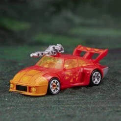 Transformers Generations Legacy Evolution: Deluxe Class - G2 Universe Autobot Jazz -ToyJoyland product image 3236